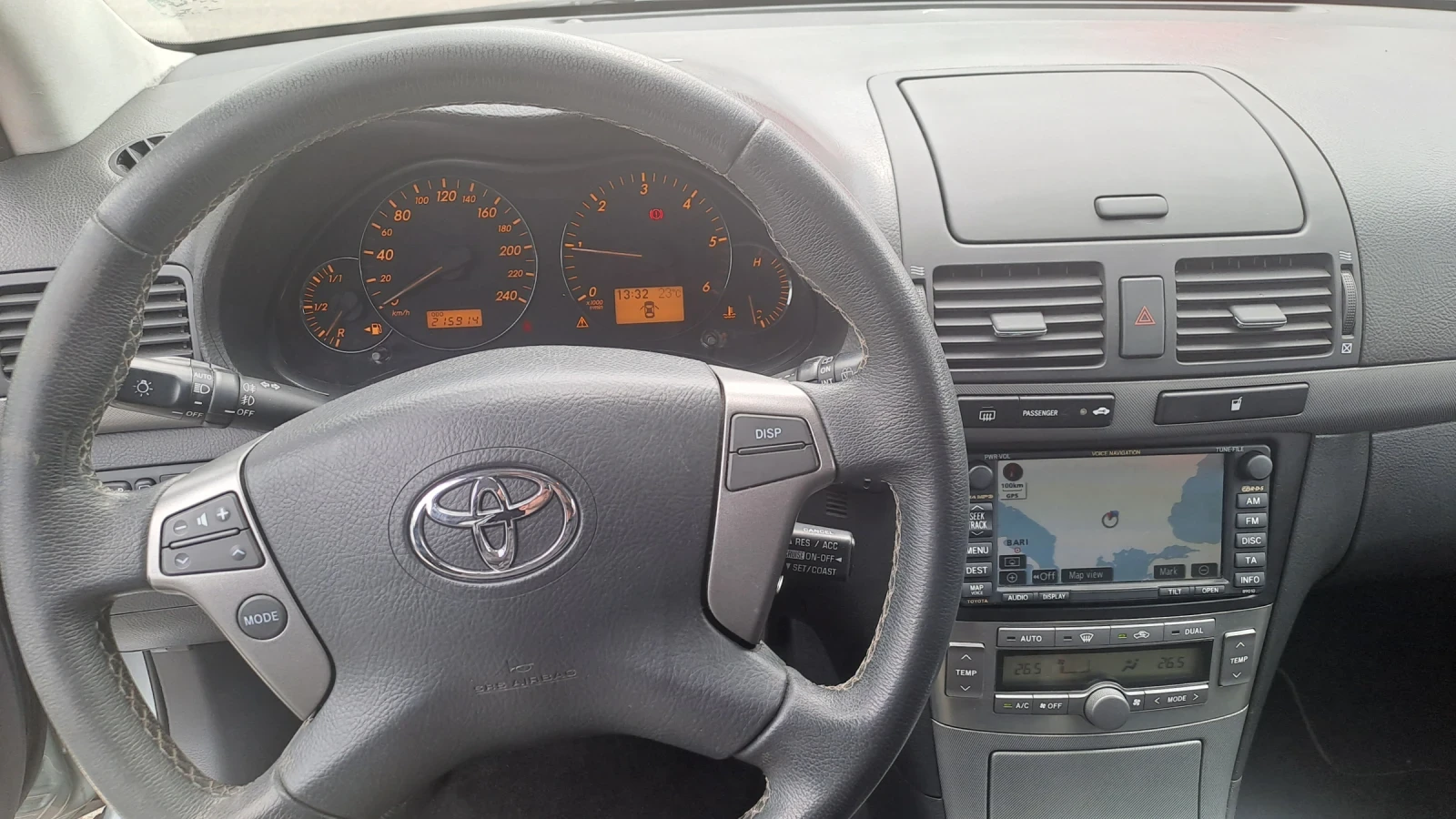 Toyota Avensis 2.2 177 к.с фейслифт - изображение 5