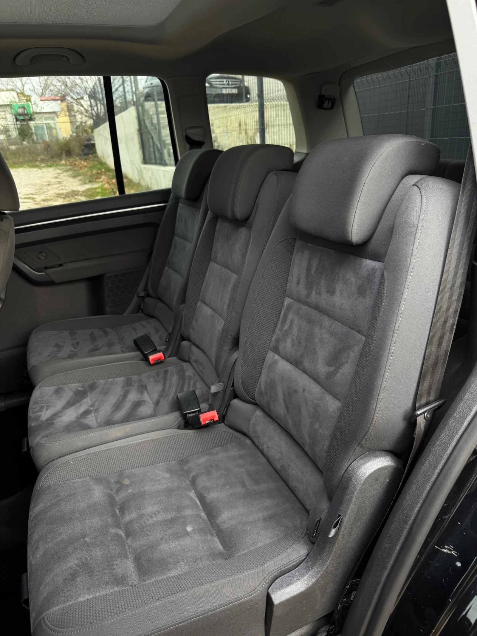 VW Touran 2.0TDI/HIGHLINE/DSG/PANO/6+ 1/, снимка 13 - Автомобили и джипове - 53930691