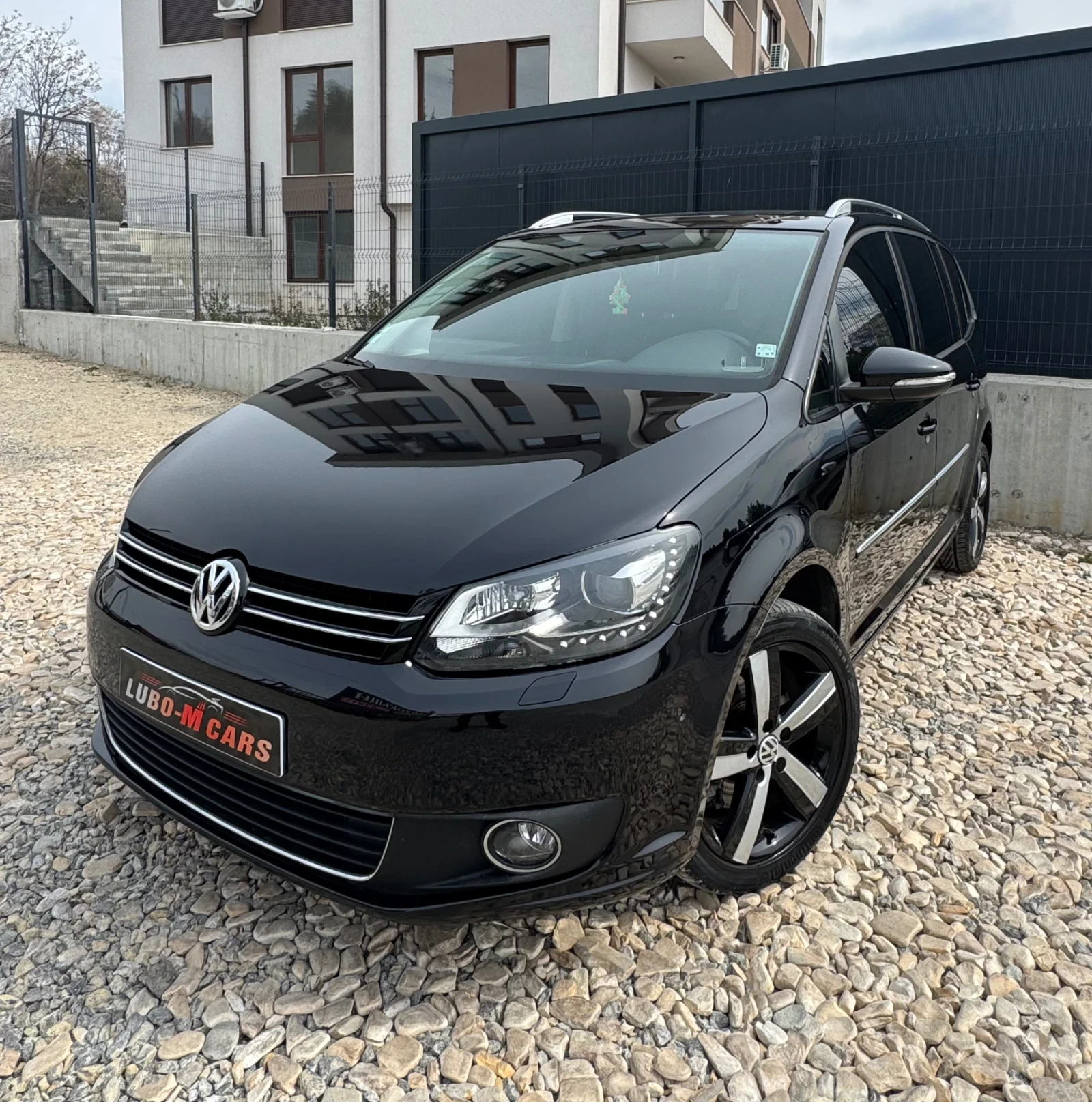 VW Touran 2.0TDI/HIGHLINE/DSG/PANO/6+ 1/