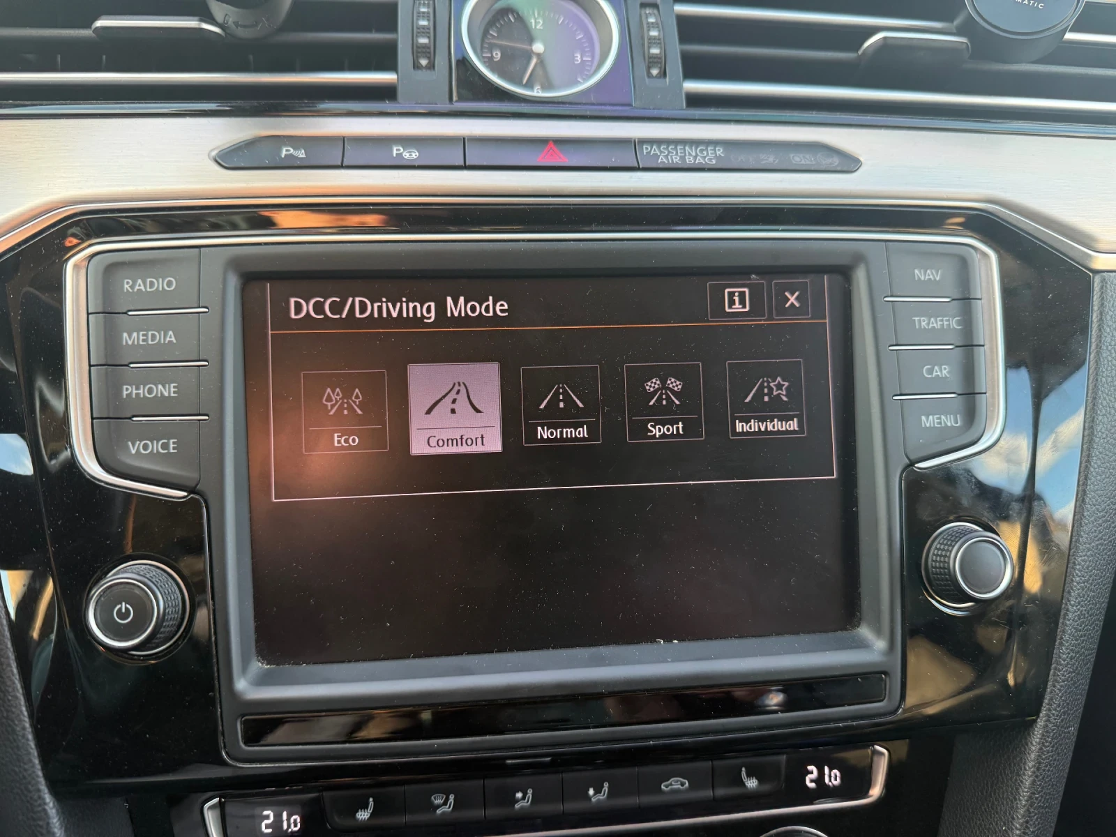 VW Passat BiTDI / 4x4 / DIGITAL /7 DSG / FUL LED, снимка 7 - Автомобили и джипове - 54305578