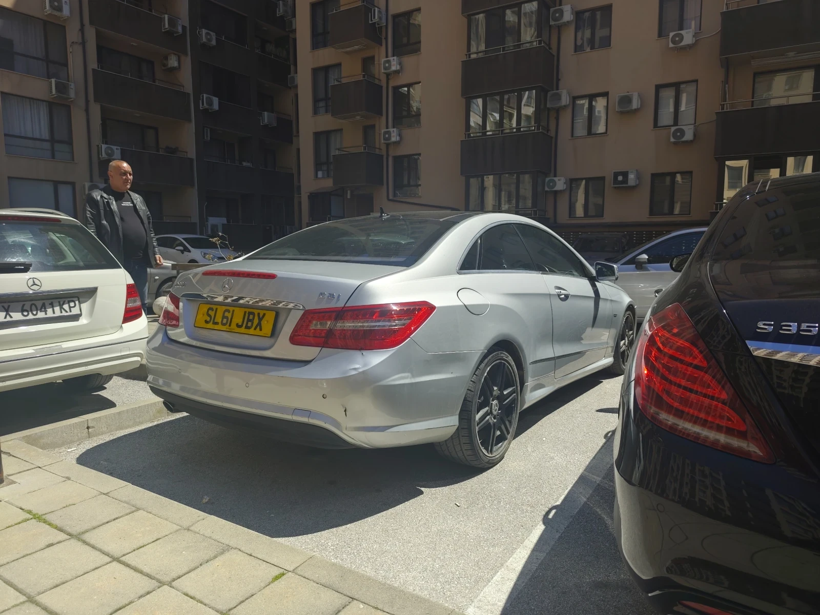 Mercedes-Benz E 220, снимка 2 - Автомобили и джипове - 54491586