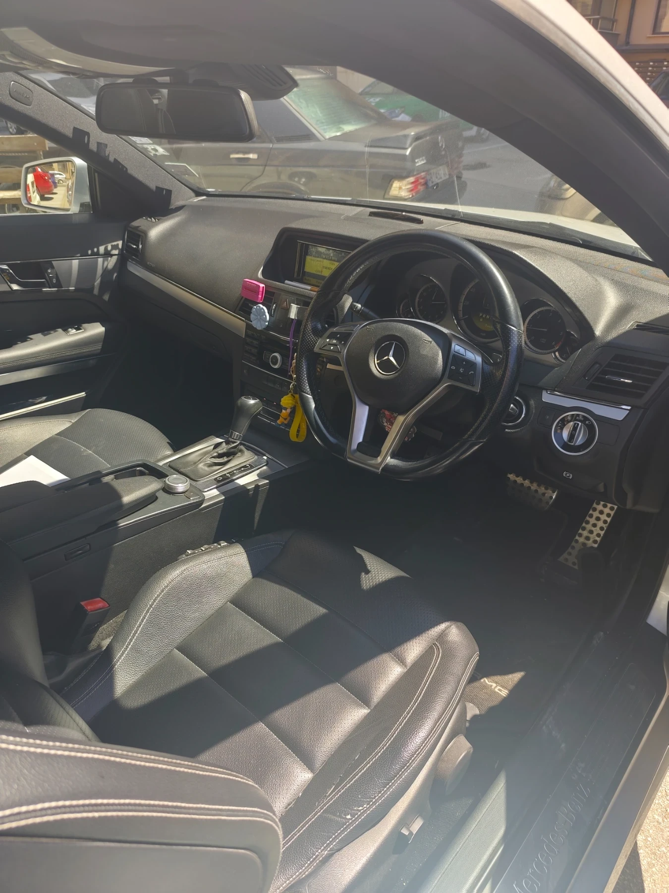 Mercedes-Benz E 220, снимка 8 - Автомобили и джипове - 54491586