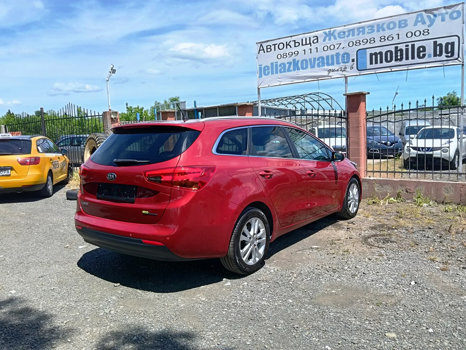 Kia Ceed 1.6 CRDI, снимка 4 - Автомобили и джипове - 54607223