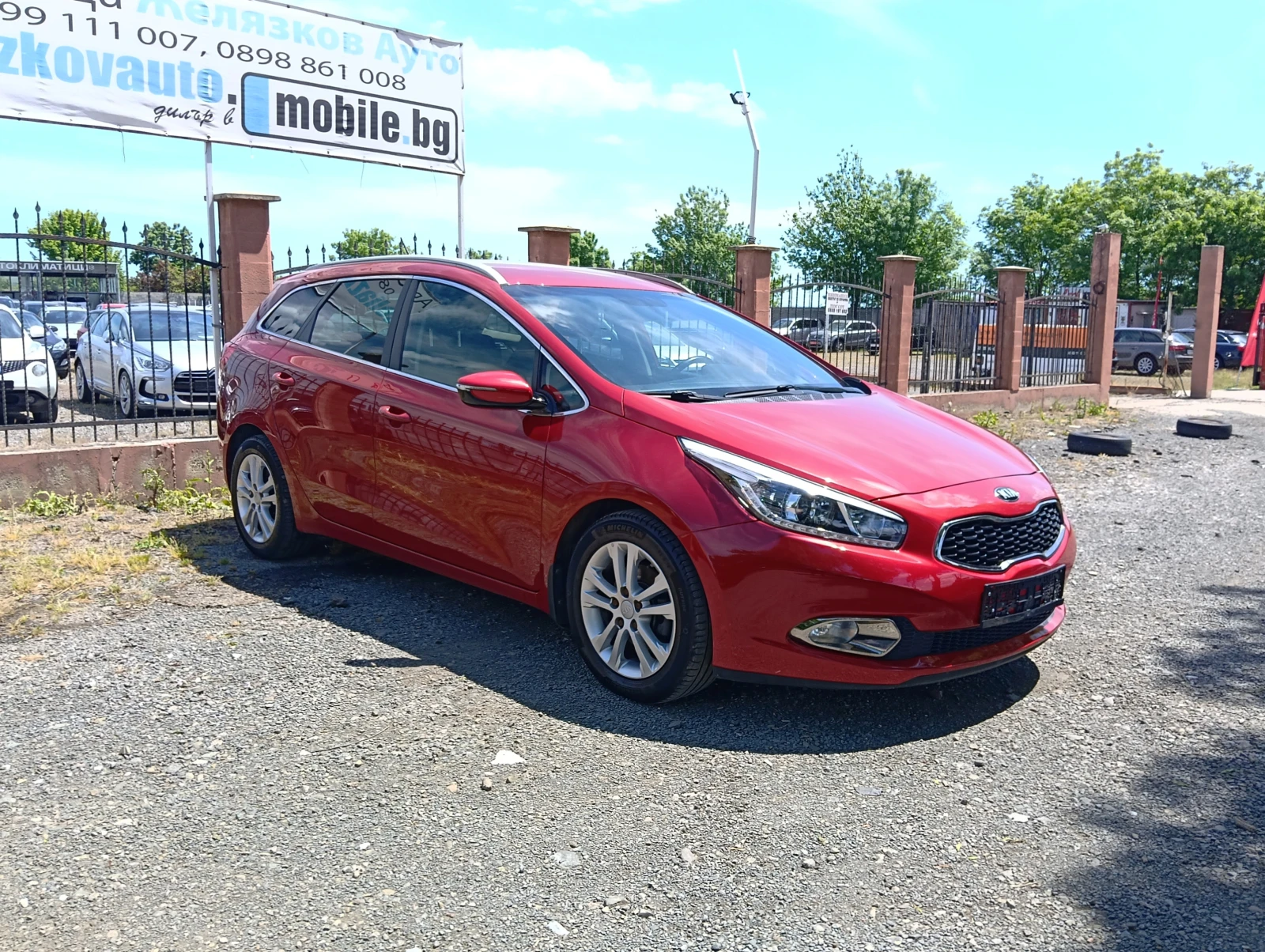 Kia Ceed 1.6 CRDI, снимка 3 - Автомобили и джипове - 54607223