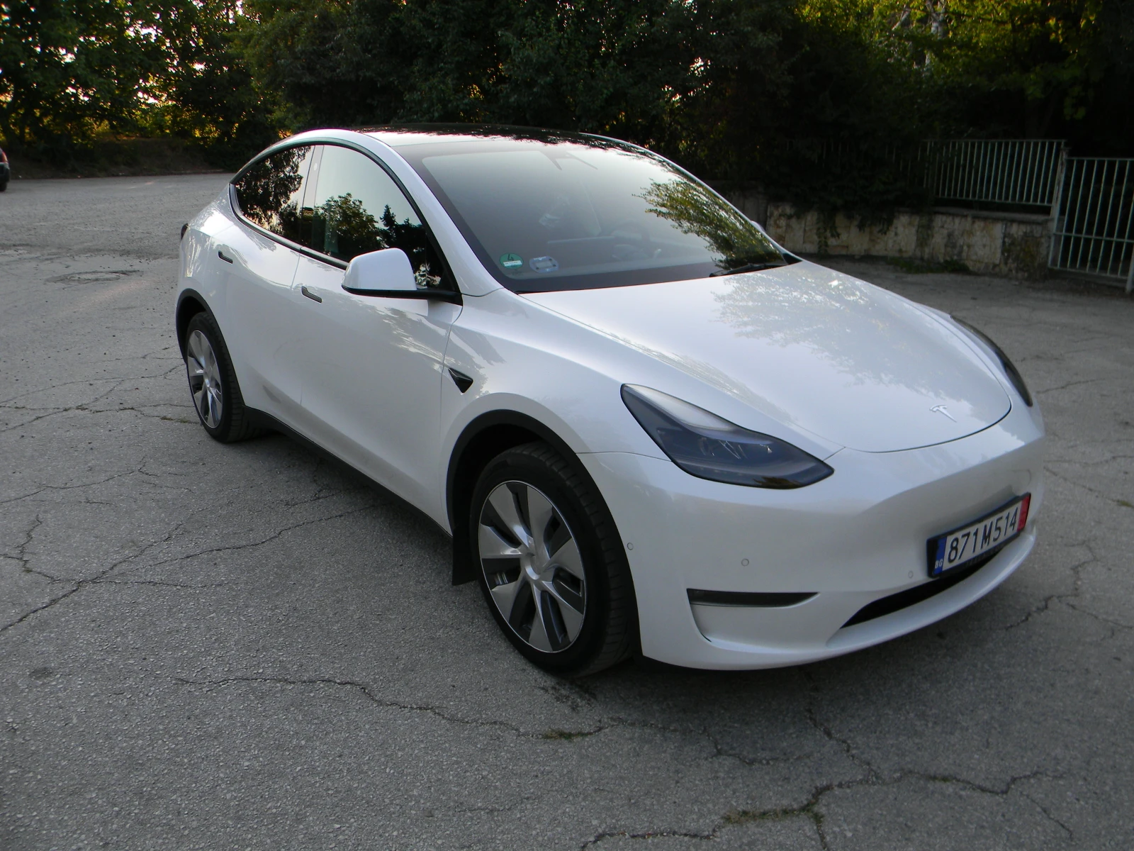 Tesla Model Y LONG RANGE DUAL MOTOR НАЛИЧНА ЗА ОГЛЕД, снимка 2 - Автомобили и джипове - 55081080
