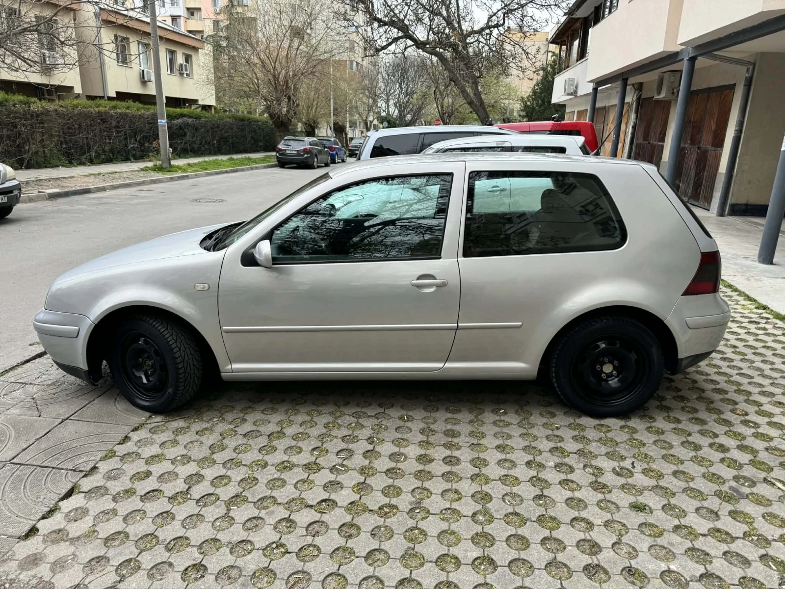 VW Golf 1.9 TDI , снимка 7 - Автомобили и джипове - 54740084
