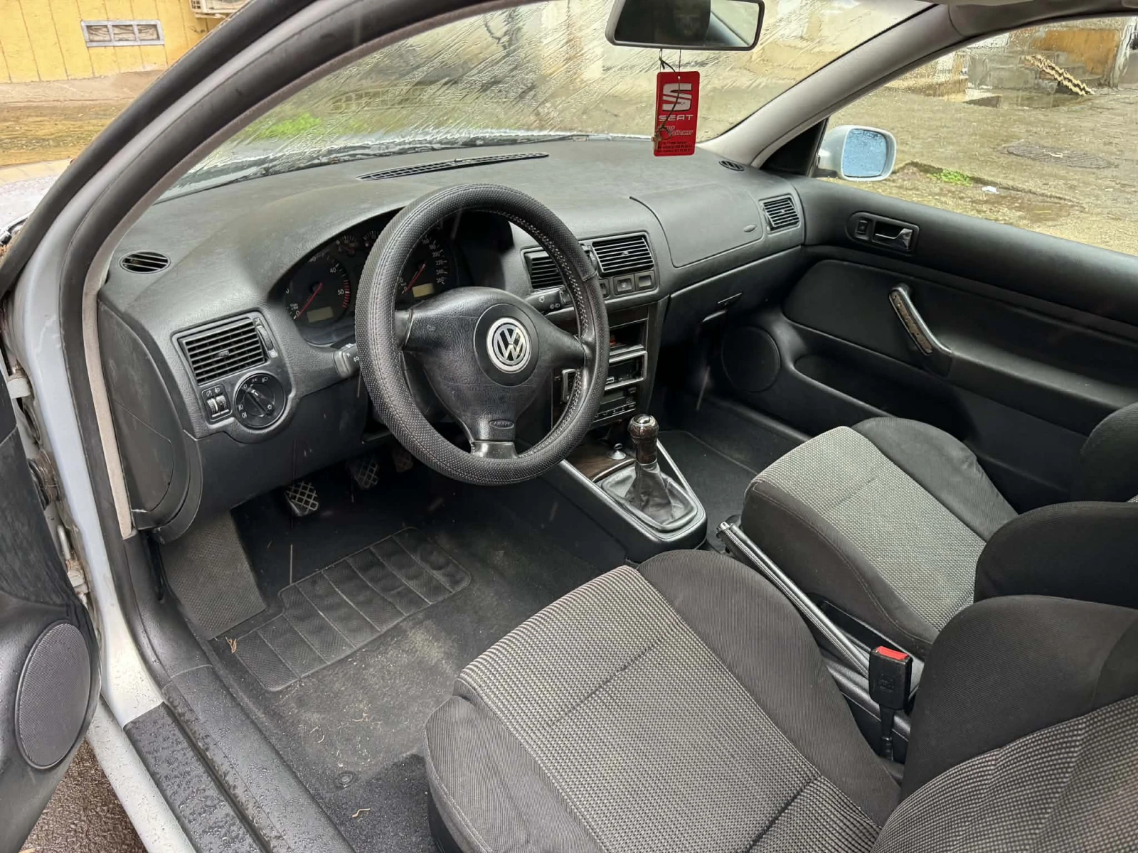 VW Golf 1.9 TDI , снимка 10 - Автомобили и джипове - 54740084