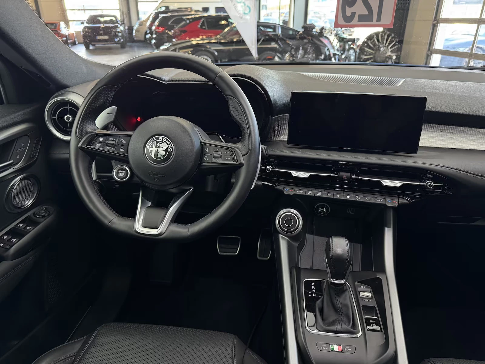 Alfa Romeo Tonale PHEV/280HP/SPECIALE/Q4/360/DIGITAL/PANO/ACC/514z, снимка 8 - Автомобили и джипове - 55122735