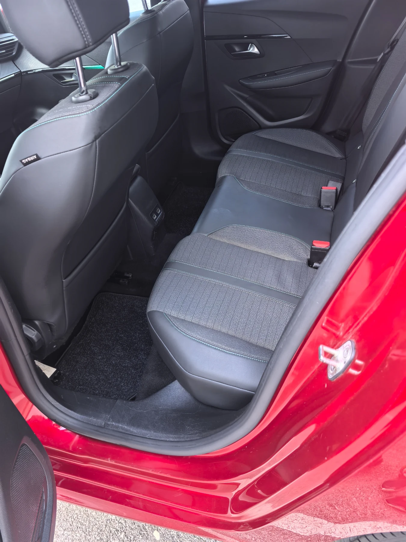 Peugeot 208 73000км. РЕАЛНИ 100 % EAT8 ALLURE 3DCockpit, снимка 10 - Автомобили и джипове - 55148580