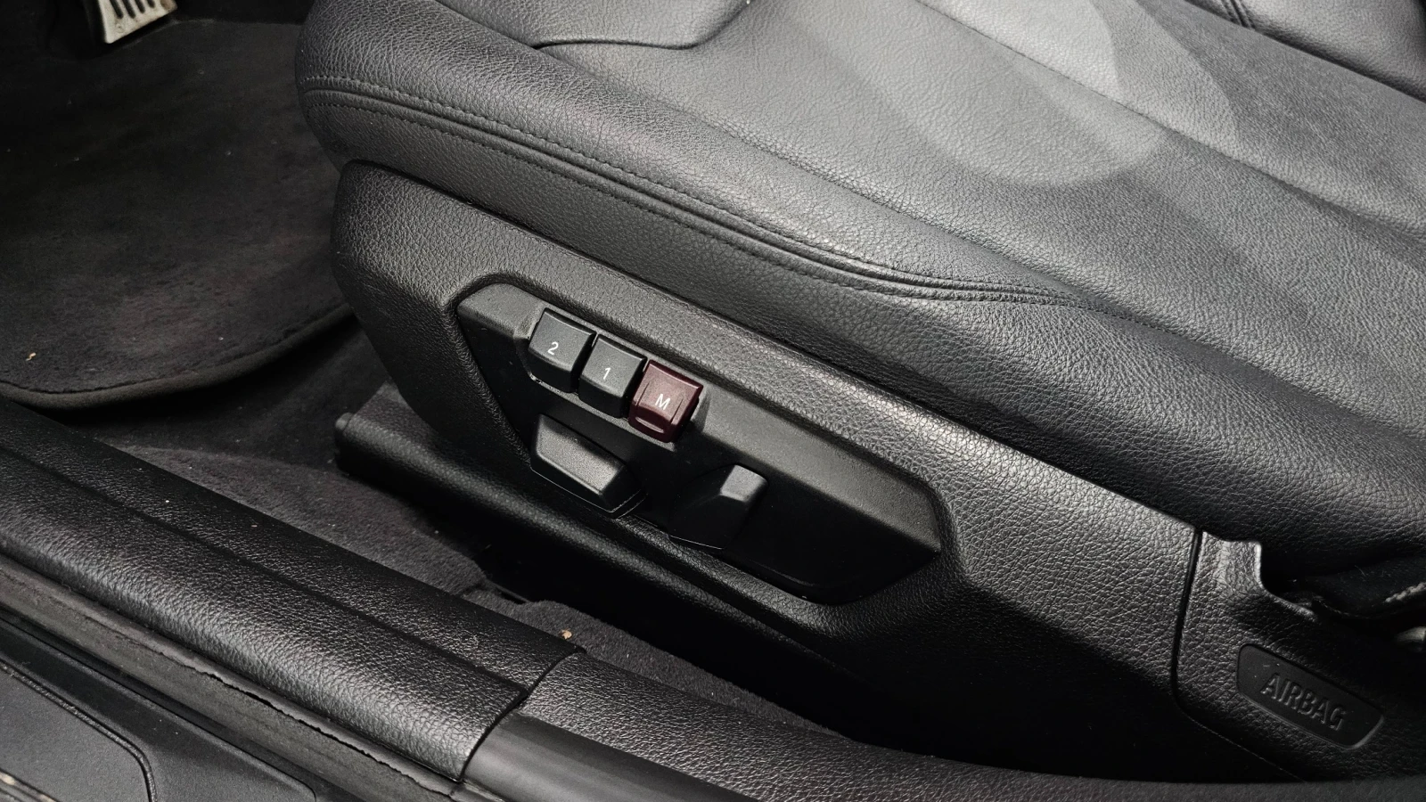 BMW 330 Xdrive* Navi* Camera* Keyless, снимка 14 - Автомобили и джипове - 55283016