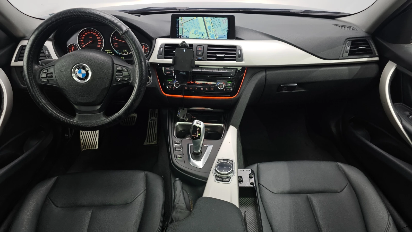 BMW 330 Xdrive* Navi* Camera* Keyless, снимка 7 - Автомобили и джипове - 55283016
