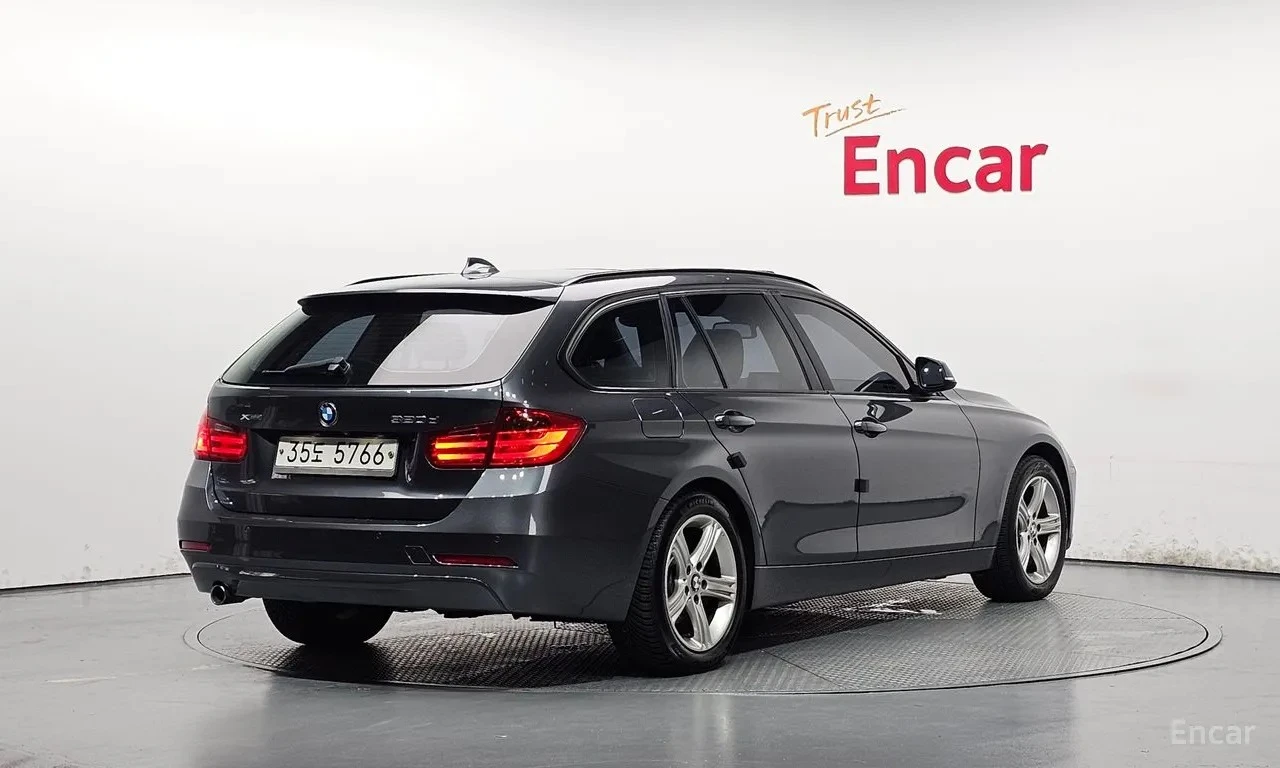 BMW 330 Xdrive* Navi* Camera* Keyless, снимка 3 - Автомобили и джипове - 55283016