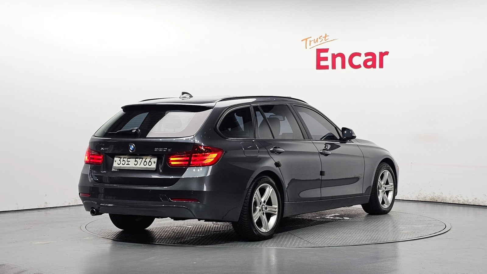BMW 330 Xdrive* Navi* Camera* Keyless, снимка 4 - Автомобили и джипове - 55283016