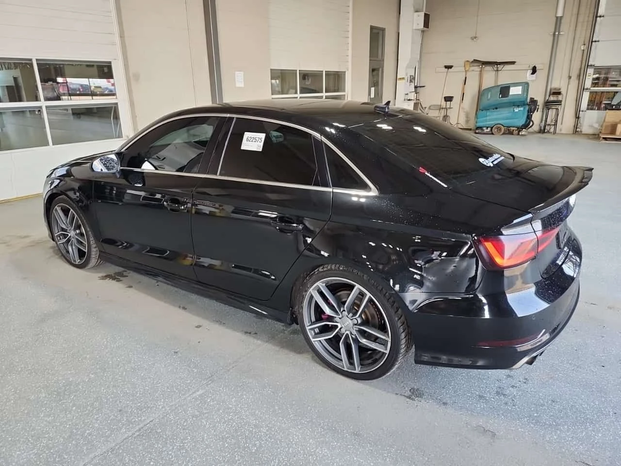 Audi S3 * 2.0T TECHNIK* АВТОКРЕДИТ БЕЗ ПЪРВОНАЧАЛНА ВНОСКА, снимка 4 - Автомобили и джипове - 55427719