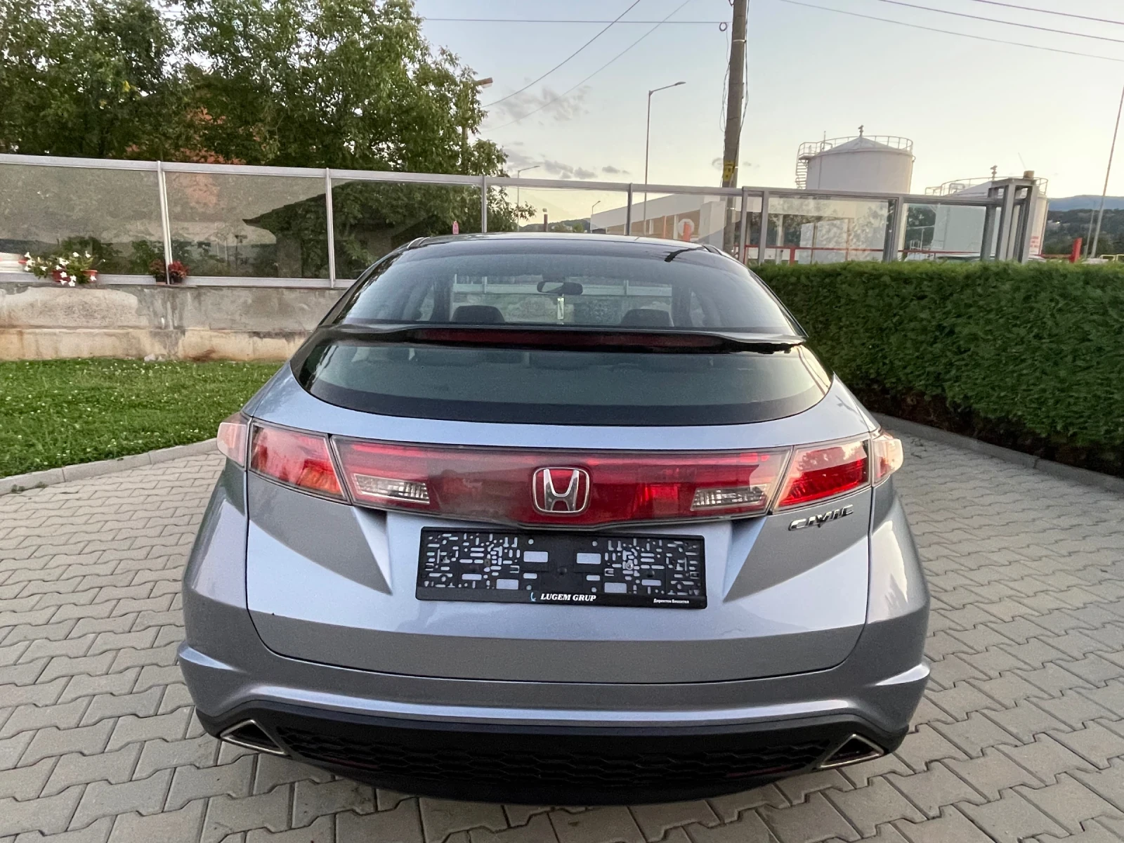 Honda Civic  1.8 i-VTEC 5P Executive + ГАЗОВ ИНЖЕКЦИОН , снимка 9 - Автомобили и джипове - 56069556