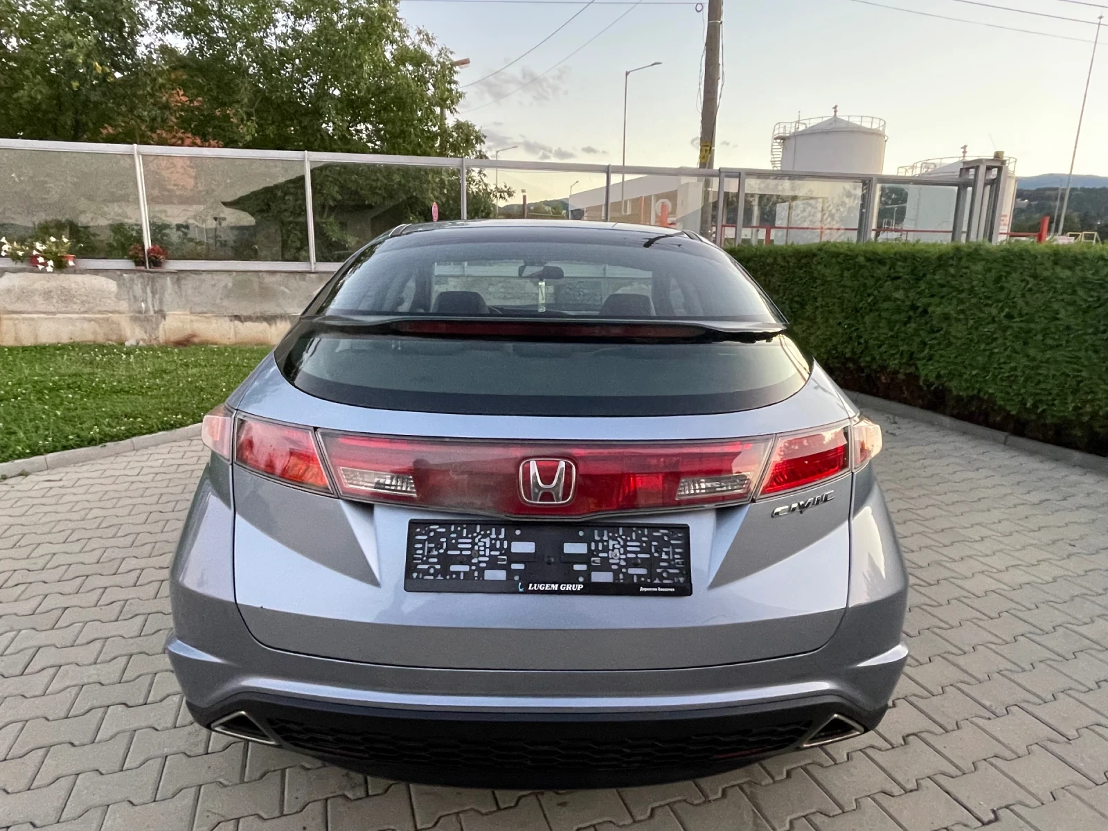 Honda Civic  1.8 i-VTEC 5P Executive + ГАЗОВ ИНЖЕКЦИОН , снимка 8 - Автомобили и джипове - 56069556