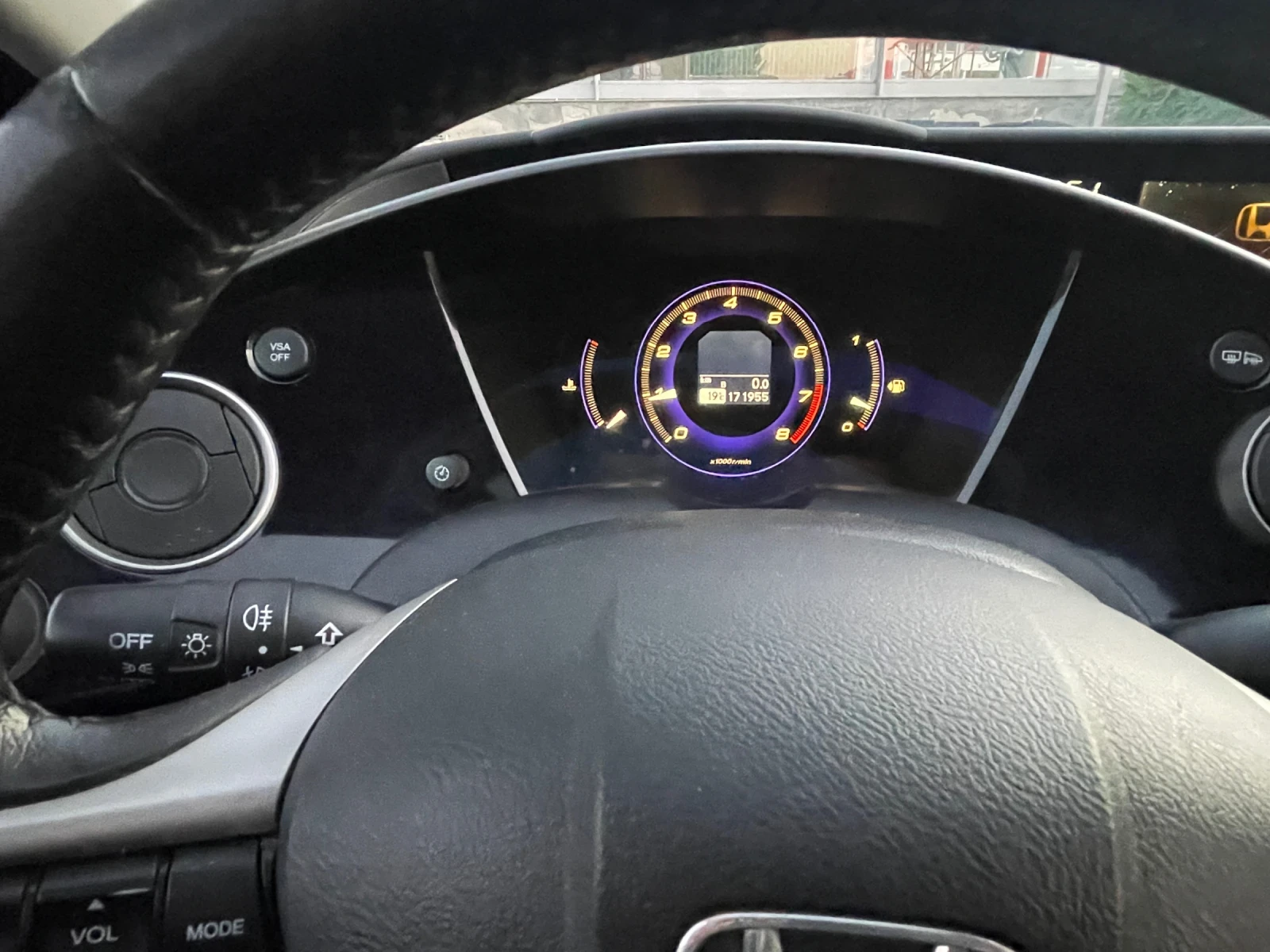 Honda Civic  1.8 i-VTEC 5P Executive + ГАЗОВ ИНЖЕКЦИОН , снимка 17 - Автомобили и джипове - 56069556