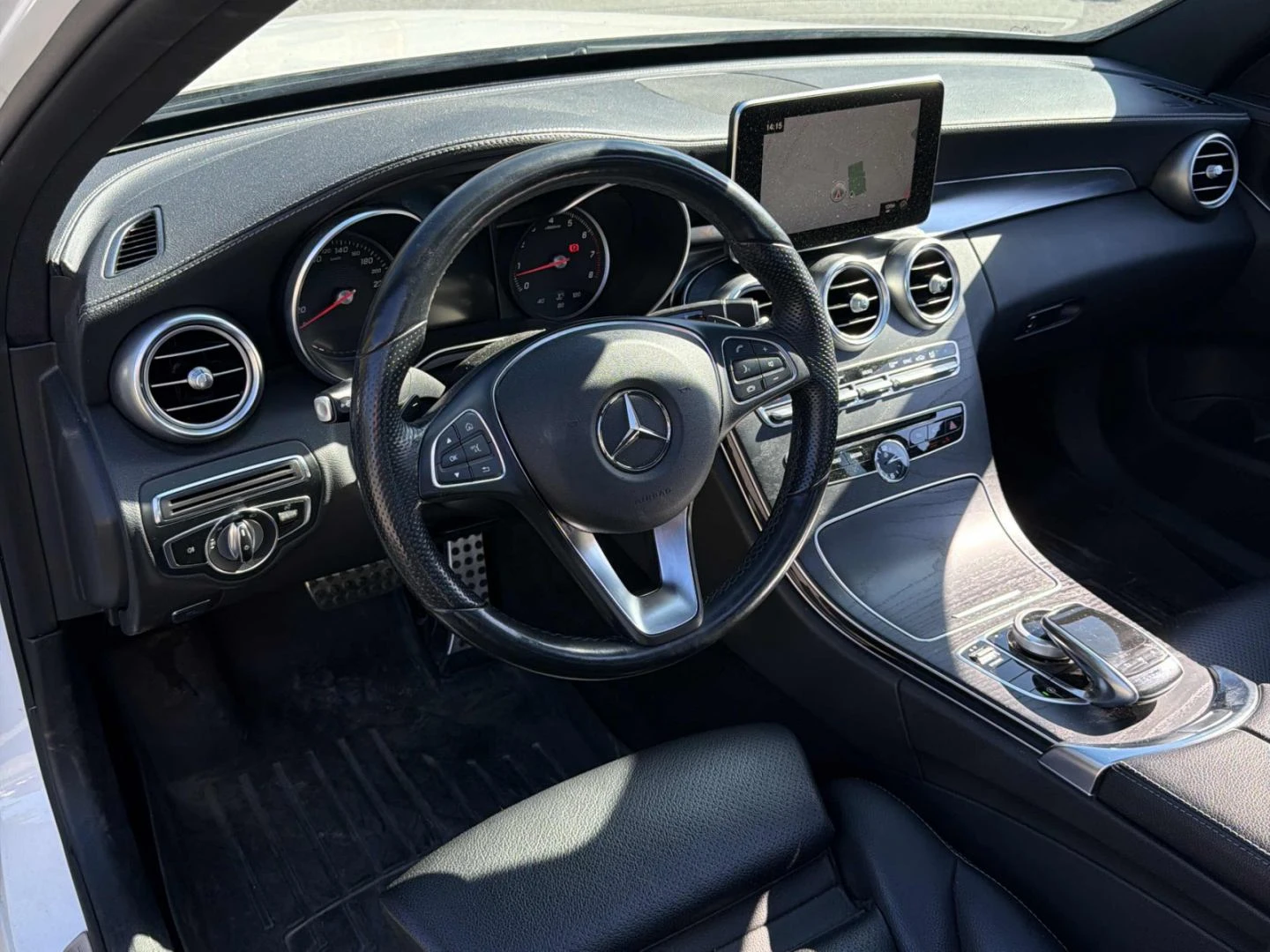 Mercedes-Benz C 300 AMG-pack* Keyless* Камера* Подгрев* Пано, снимка 11 - Автомобили и джипове - 56228044