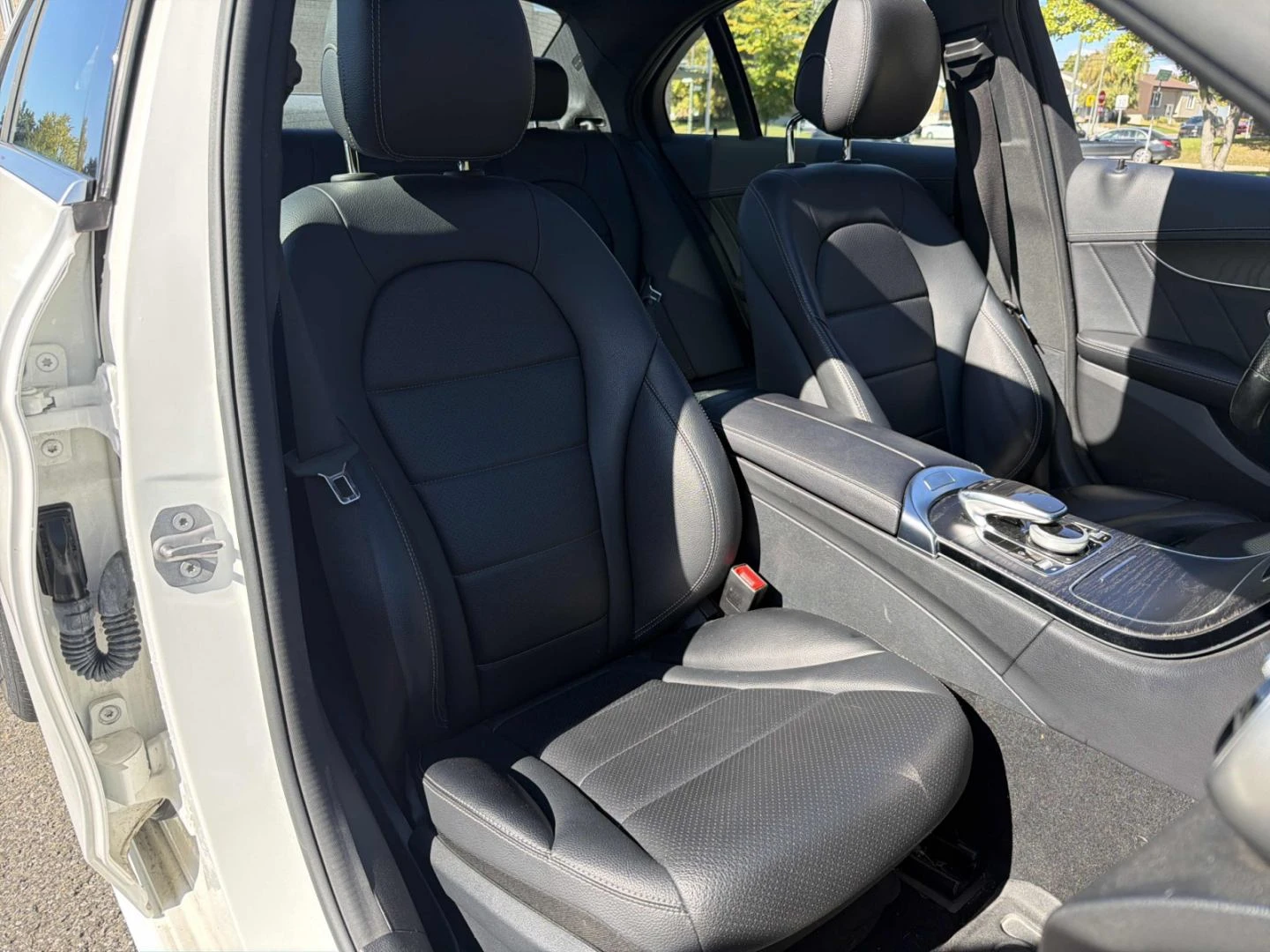 Mercedes-Benz C 300 AMG-pack* Keyless* Камера* Подгрев* Пано, снимка 15 - Автомобили и джипове - 56228044
