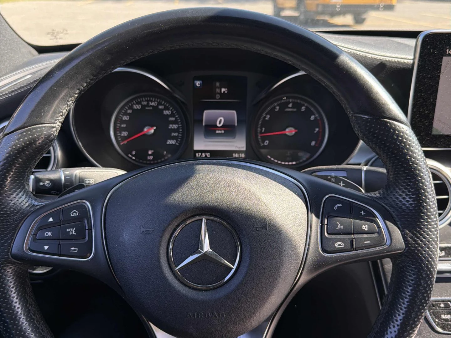 Mercedes-Benz C 300 AMG-pack* Keyless* Камера* Подгрев* Пано, снимка 12 - Автомобили и джипове - 56228044