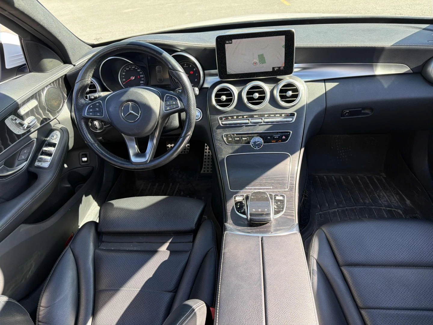 Mercedes-Benz C 300 AMG-pack* Keyless* Камера* Подгрев* Пано, снимка 10 - Автомобили и джипове - 56228044