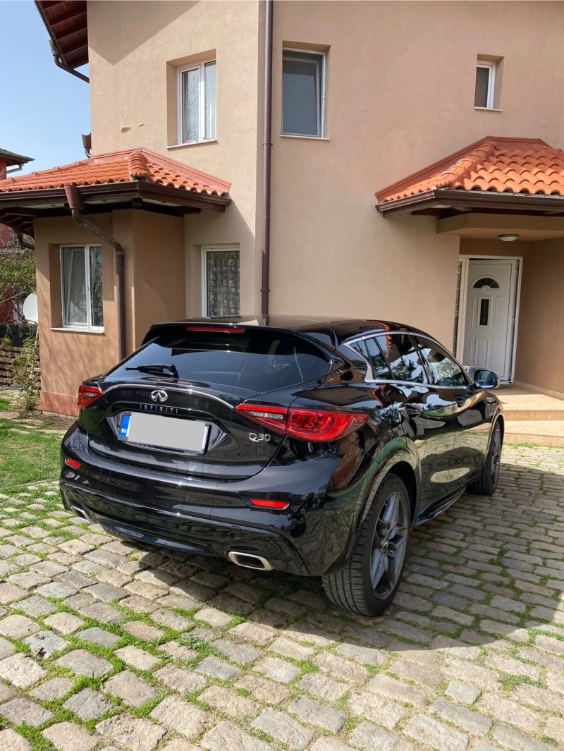 Infiniti Q30 Premium AWD, снимка 3 - Автомобили и джипове - 47649046