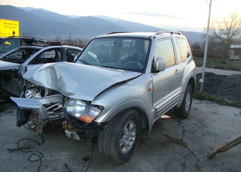 Mitsubishi Pajero 3.2DI-D НА ЧАСТИ, снимка 12 - Автомобили и джипове - 1329169