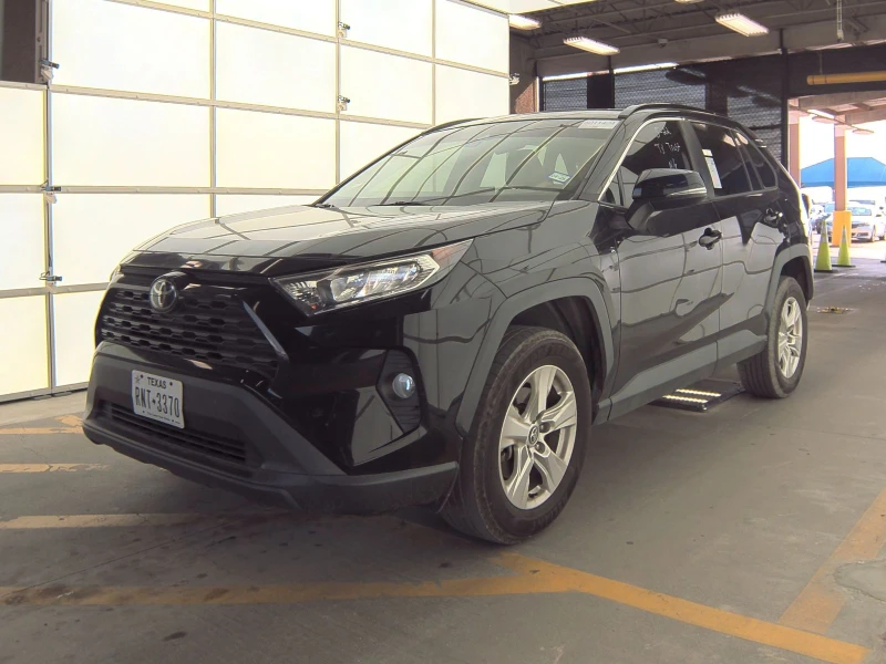 Toyota Rav4 2021 XLE* DISTRONIK* LANE ASSIST* KEYLESS* ПОДГРЕВ - 51000 лв. - 13237346 1