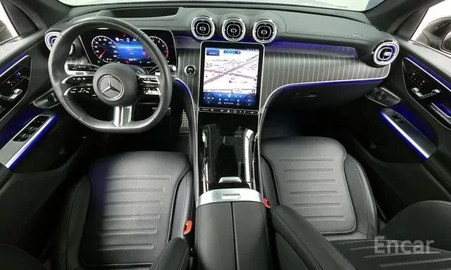 Mercedes-Benz GLC 300 * 360 * DISTRONIC *  AвтоКредит * (ЦЕНА ДО БГ), снимка 4 - Автомобили и джипове - 55062734