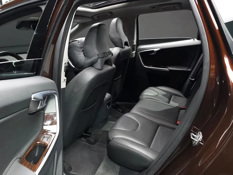 Volvo XC60 D5 Awd 1St Generation, снимка 12 - Автомобили и джипове - 55948980
