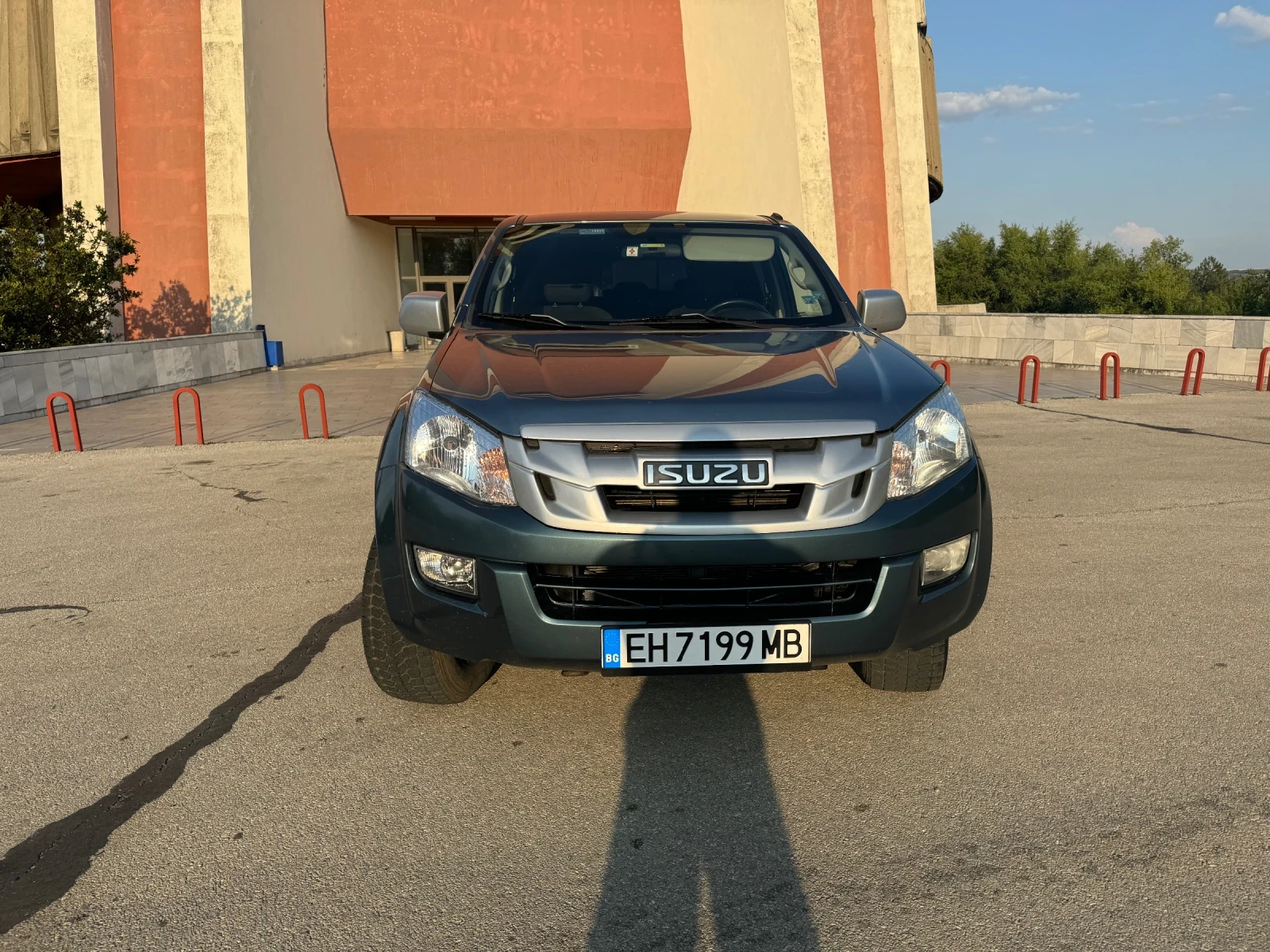 Isuzu D-max 2.5 tdi - изображение 2