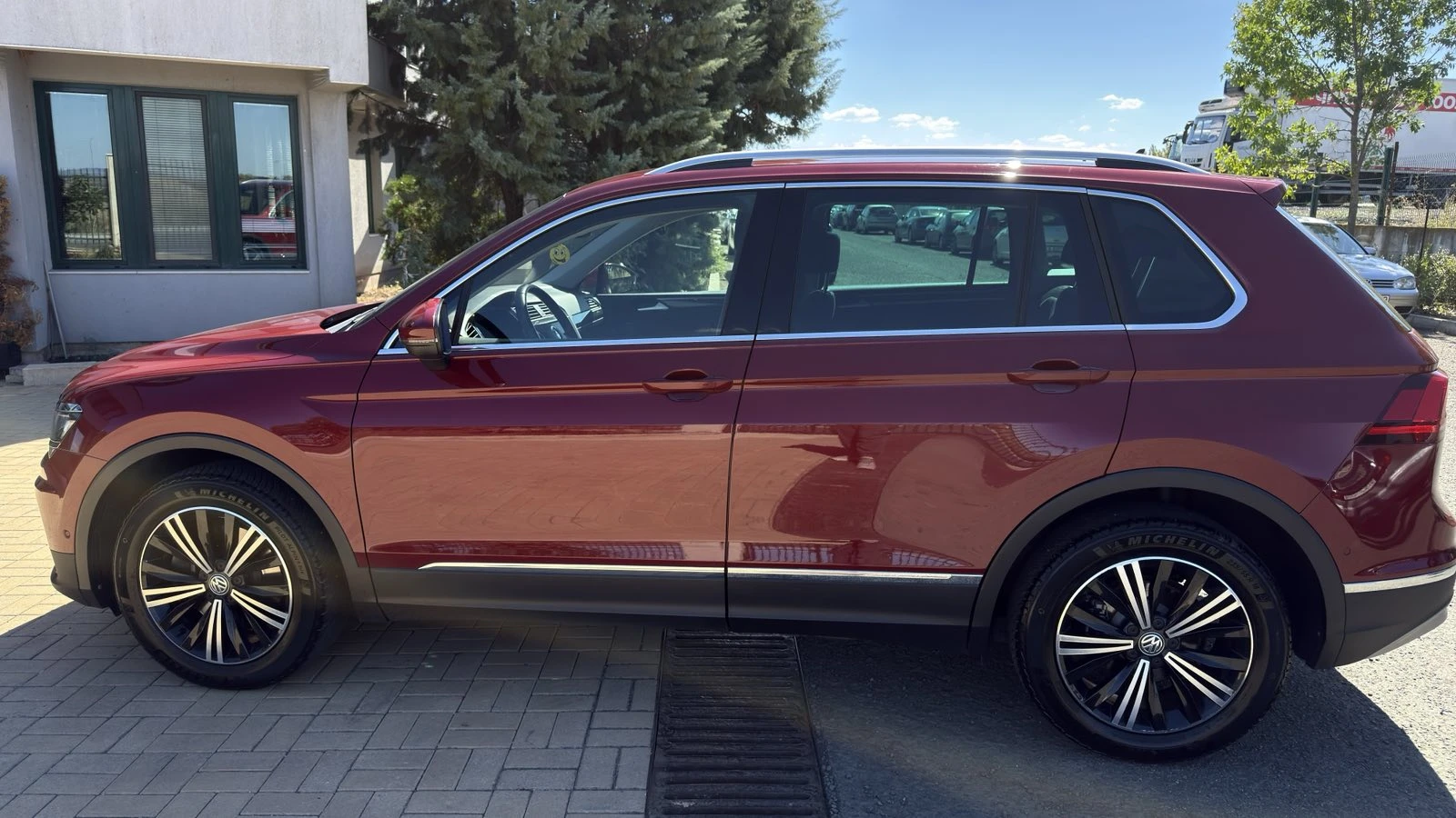 VW Tiguan Highline 2.0 TSI 4Motion BMT - изображение 3