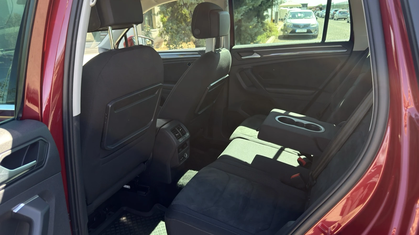 VW Tiguan Highline 2.0 TSI 4Motion BMT - изображение 7