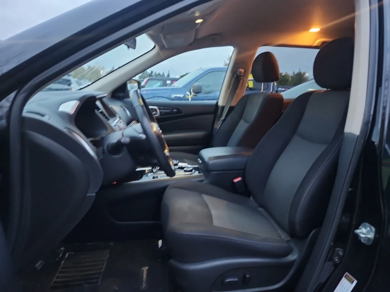 Nissan Pathfinder * АВТО КРЕДИТ* ЦЕНА ДО БГ * СЕРВИЗНА ИСТОРИЯ *  - изображение 5