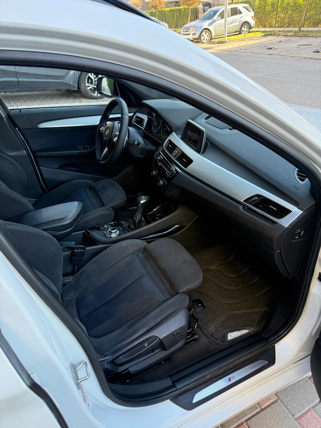 BMW X1 M пакет, Х drive, бяла перла - изображение 10