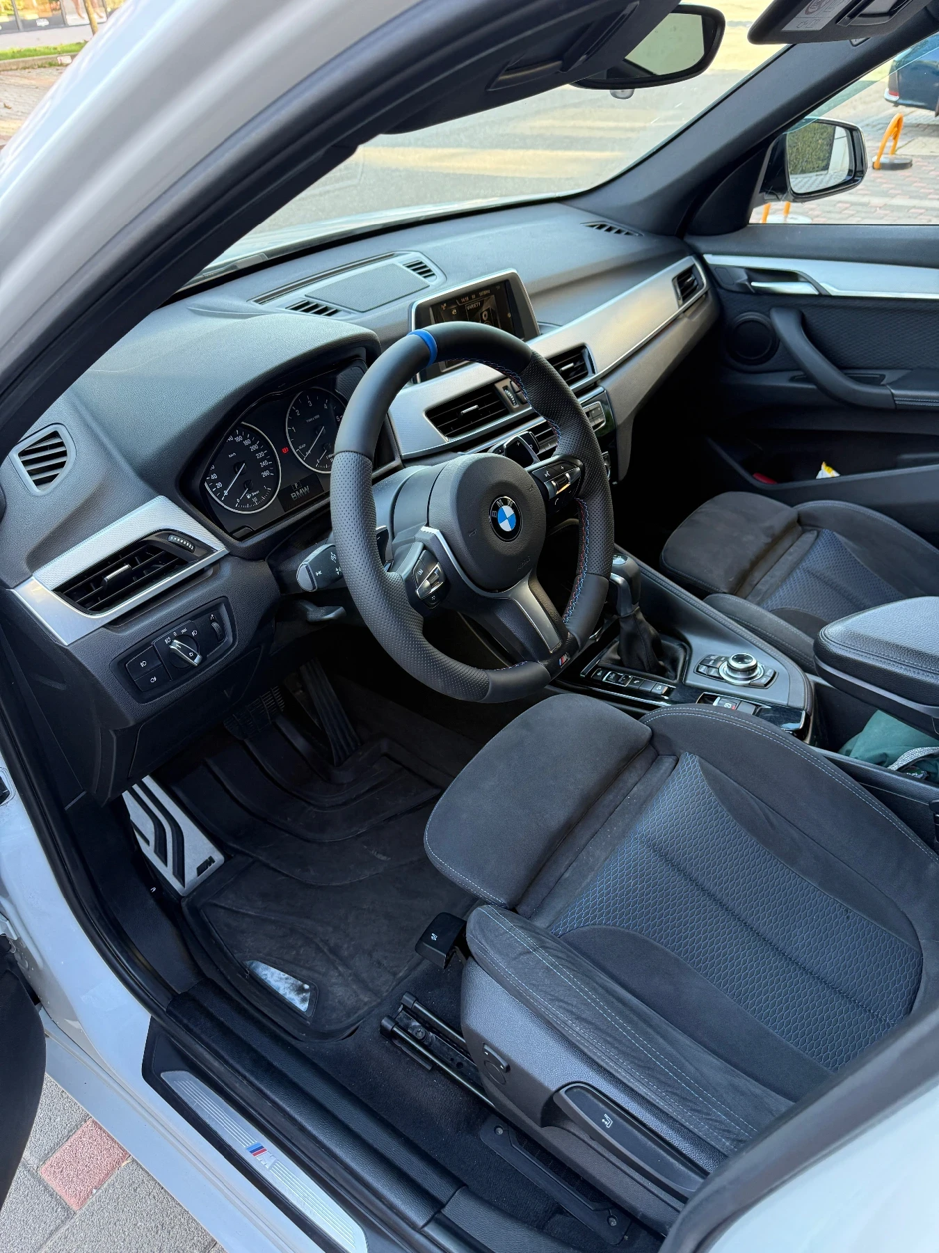 BMW X1 M пакет, Х drive, бяла перла - изображение 8