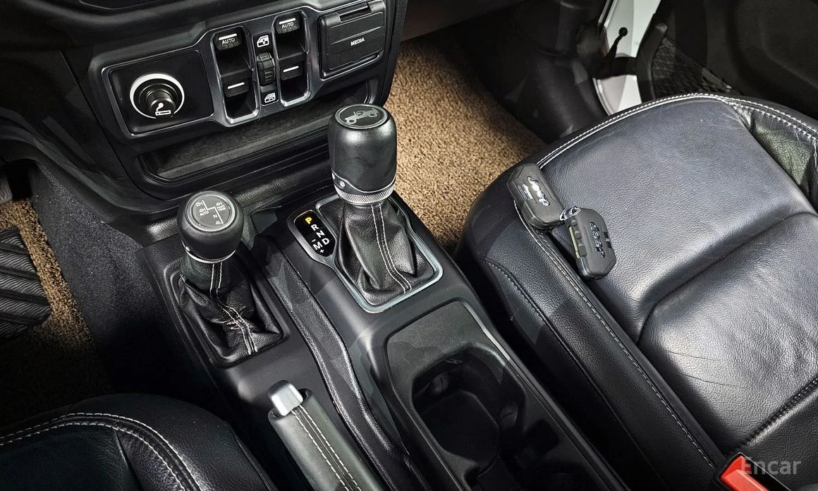 Jeep Wrangler  - изображение 9