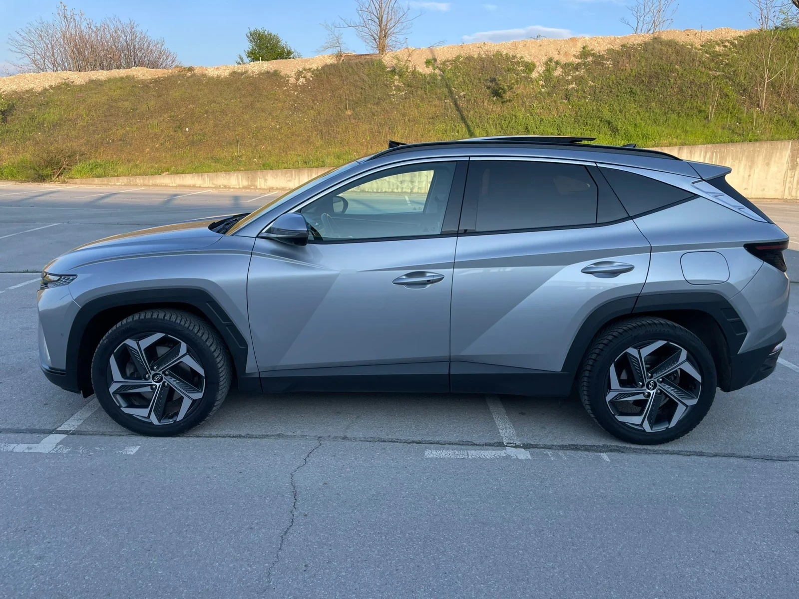 Hyundai Tucson PHEV/ 4WD/ ГАРАНЦИЯ, снимка 2 - Автомобили и джипове - 54375131