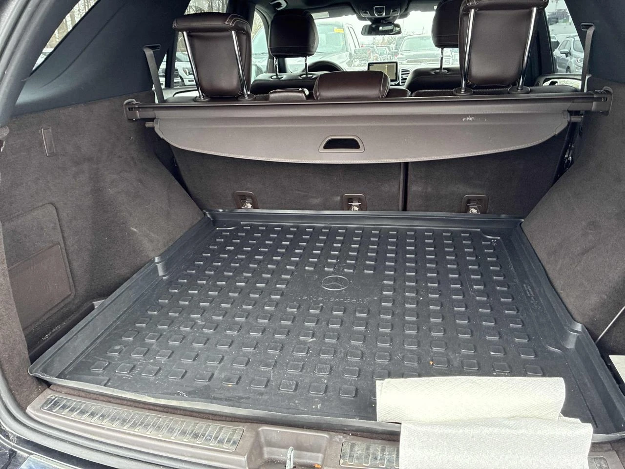 Mercedes-Benz GLE 350 BlueTech* 360* Distronic* AMG pack* Въздушно, снимка 12 - Автомобили и джипове - 53903851