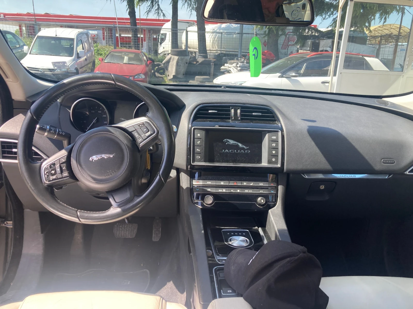Jaguar F-PACE Джип, снимка 9 - Автомобили и джипове - 54485586