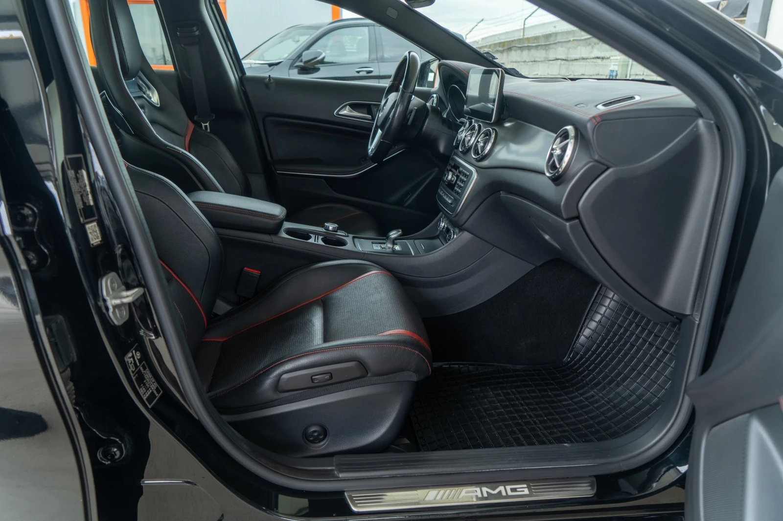 Mercedes-Benz GLA 45 AMG 2014 = TOP = 4MATIC = ЛИЗИНГ, снимка 9 - Автомобили и джипове - 54611702