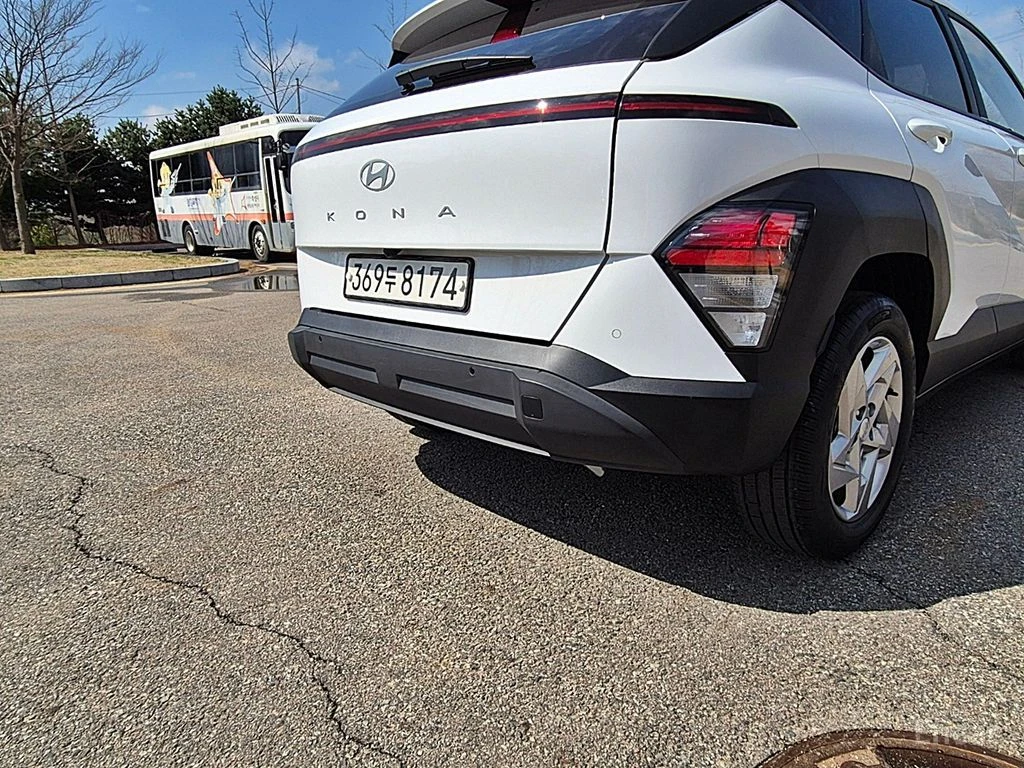 Hyundai Kona 1.6 Turbo Modern* ПОДГРЕВ* КАМЕРА* КРАЙНА ЦЕНА* , снимка 6 - Автомобили и джипове - 55028240