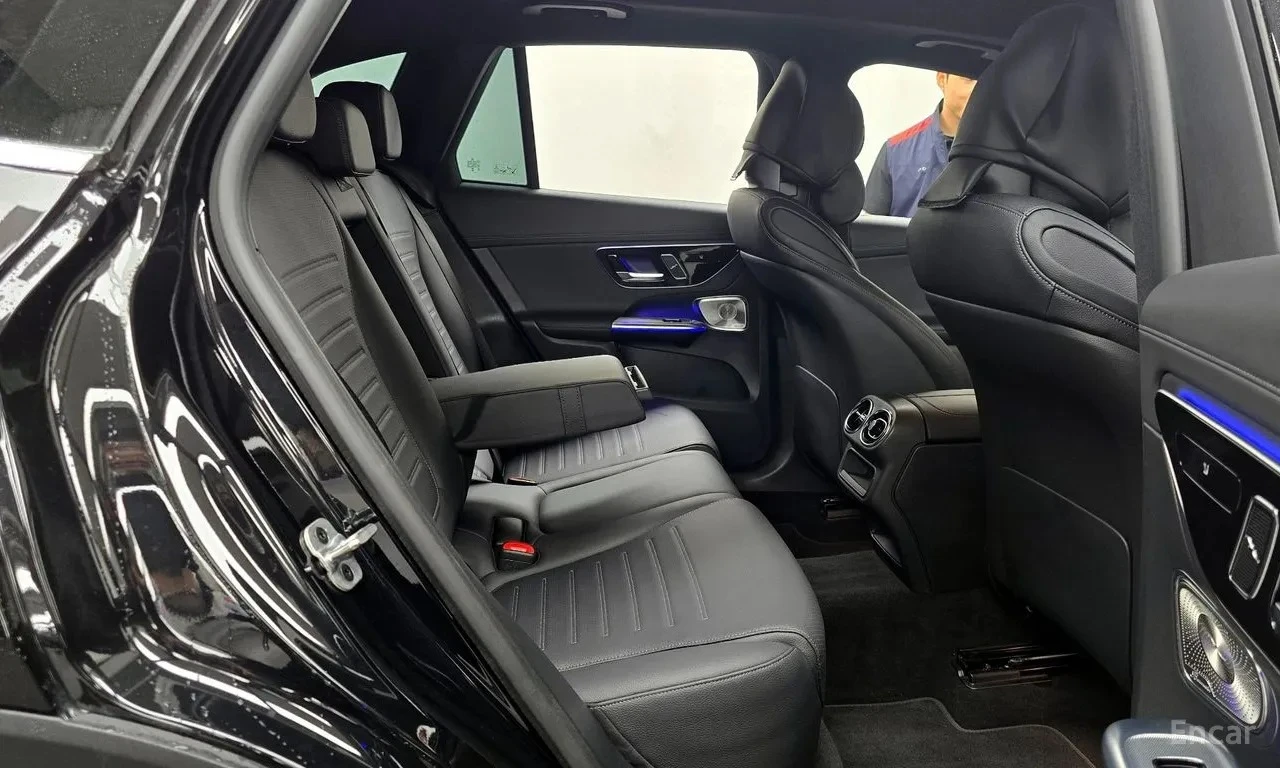 Mercedes-Benz GLC 300 * 360 * DISTRONIC *  AвтоКредит * (ЦЕНА ДО БГ), снимка 8 - Автомобили и джипове - 55062734