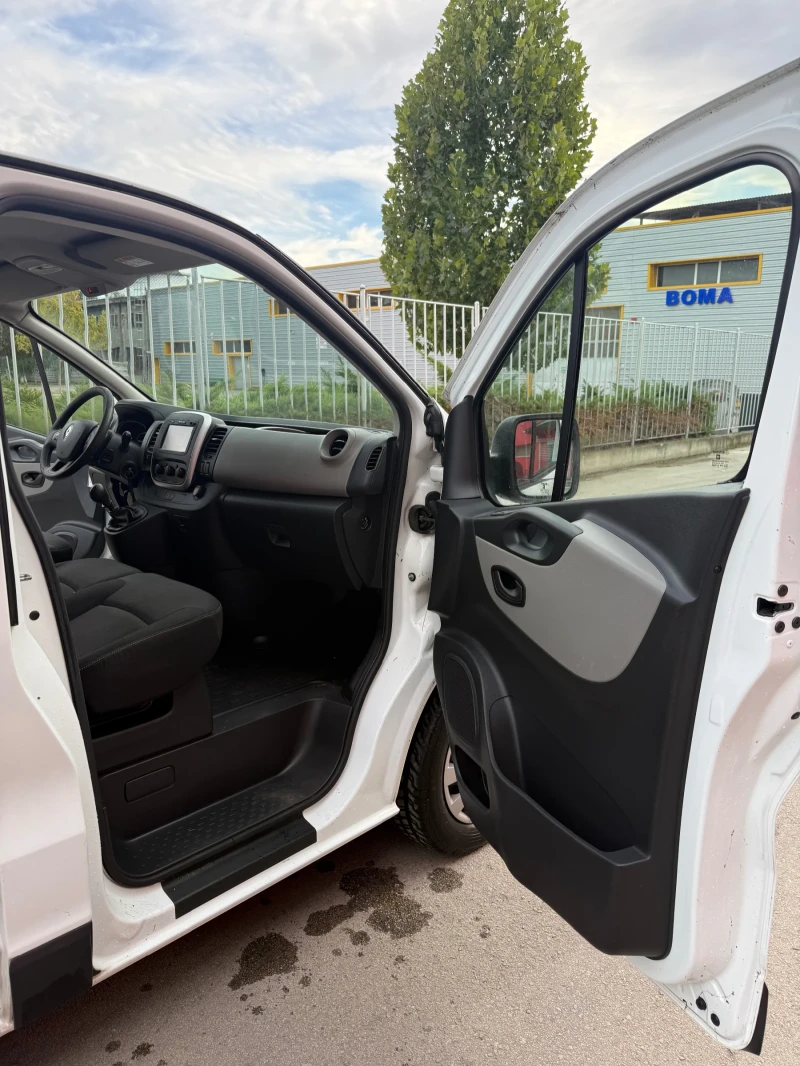 Renault Trafic НАВИ* ПАРКТРОНИК* , снимка 15 - Бусове и автобуси - 52713503