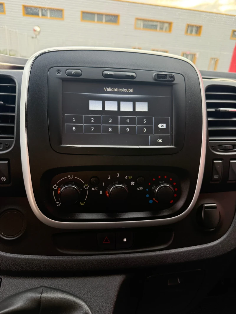 Renault Trafic НАВИ* ПАРКТРОНИК* , снимка 14 - Бусове и автобуси - 52713503