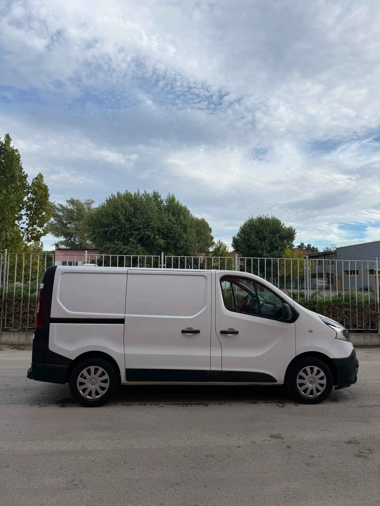 Renault Trafic НАВИ* ПАРКТРОНИК*  - изображение 4