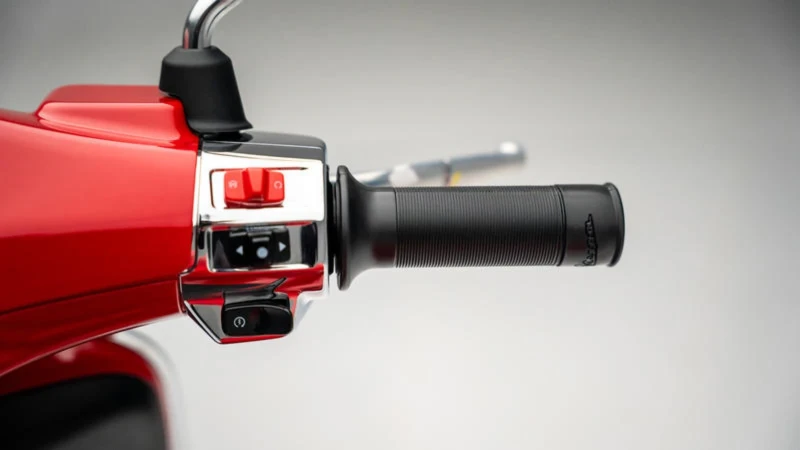 Vespa Primavera RED Limited Edition! 0km! В гаранция до 2030г, снимка 11 - Мотоциклети и мототехника - 53210174