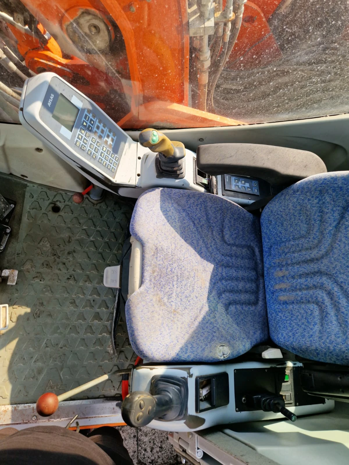  Atlas 1605M | Mobile.bg   16