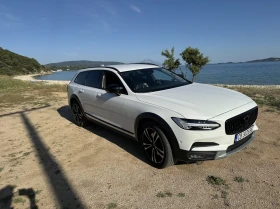     Volvo V90 Cross Country