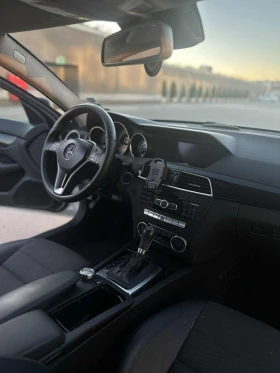 Mercedes-Benz C 220, снимка 11